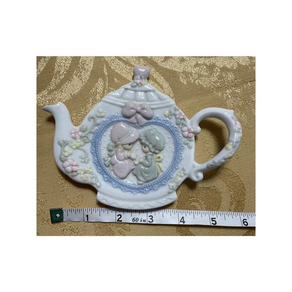 Vintage Precious Moments 1993 Girls Teapot Porcelain Spoon/Teabag Rest Tea Party - Picture 4 of 5
